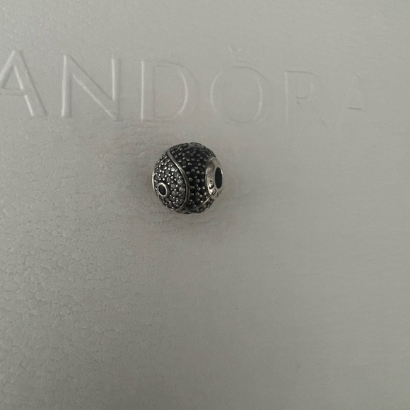 Pandora ESSENCE “Balance” Black and Silver Beaded Charm - Picture 1 of 3